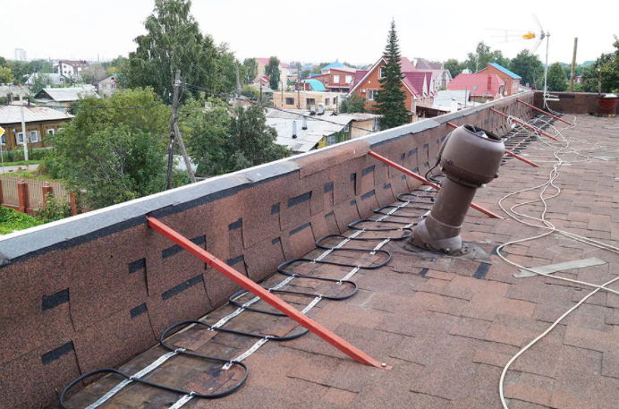 Обогрев крыши здания в Свердловской области